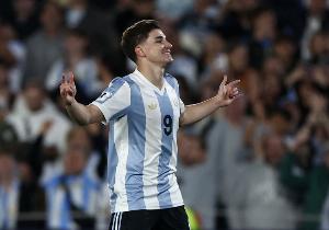 阿尔瓦雷斯:这是历史性的比赛 我们带着谦逊的态度完成了任务