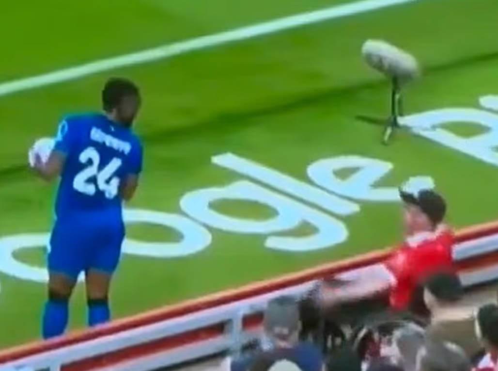 星空体育下载-目击者:种族歧视者摇着轮椅去骂塞门约,还朝他丢口香糖