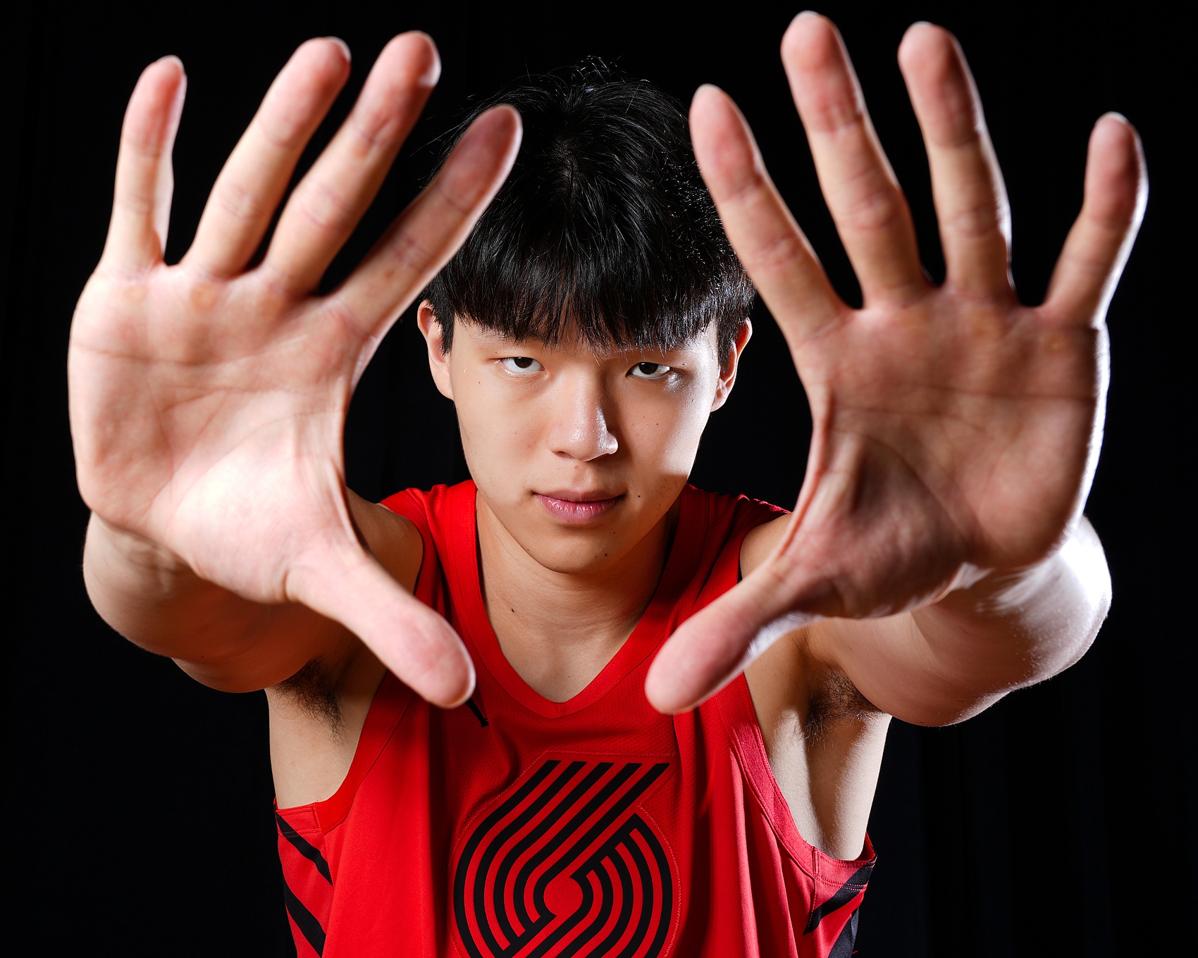 xingkong.com-队记：不敢说杨瀚森能到约基奇的水平 但他对空间的感知确实很好