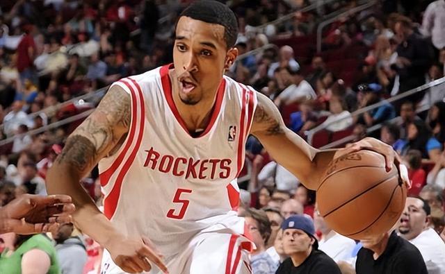 当年在火箭人称“小李飞刀” 考特尼-李如今在干什么?