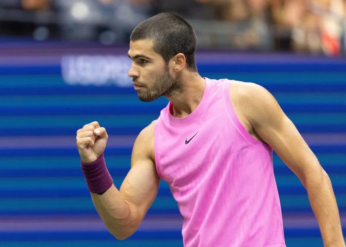 知情人士否认阿卡和名模交往!阿卡:网球选手找另一半太难了